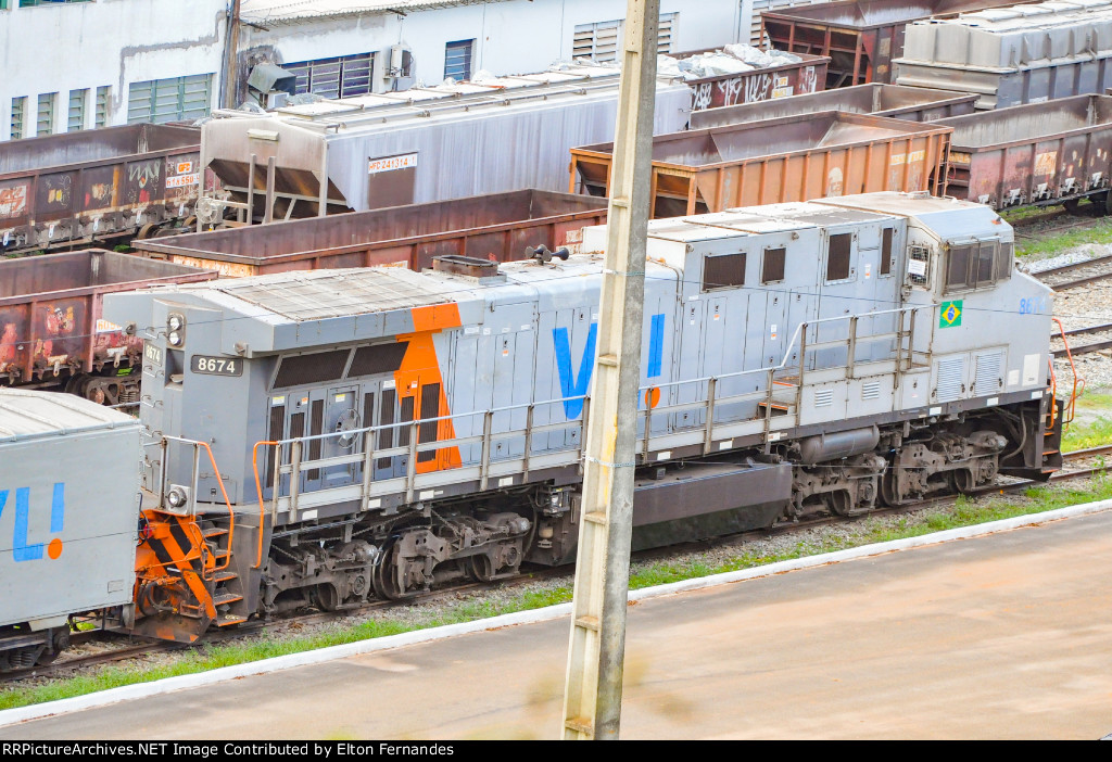 VLI 8674 em testes na Rota do Calcário , Corredor Minas Rio .